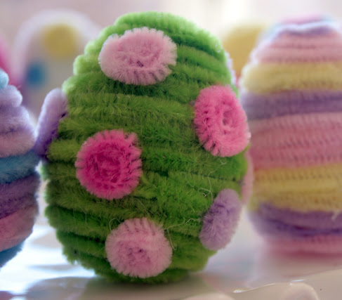 feature image via {a href="hhttp://pajamacrafters.blogspot.com/2012/03/fuzzy-easter-eggs.html" target"_blank"}pajama crafters{/a}